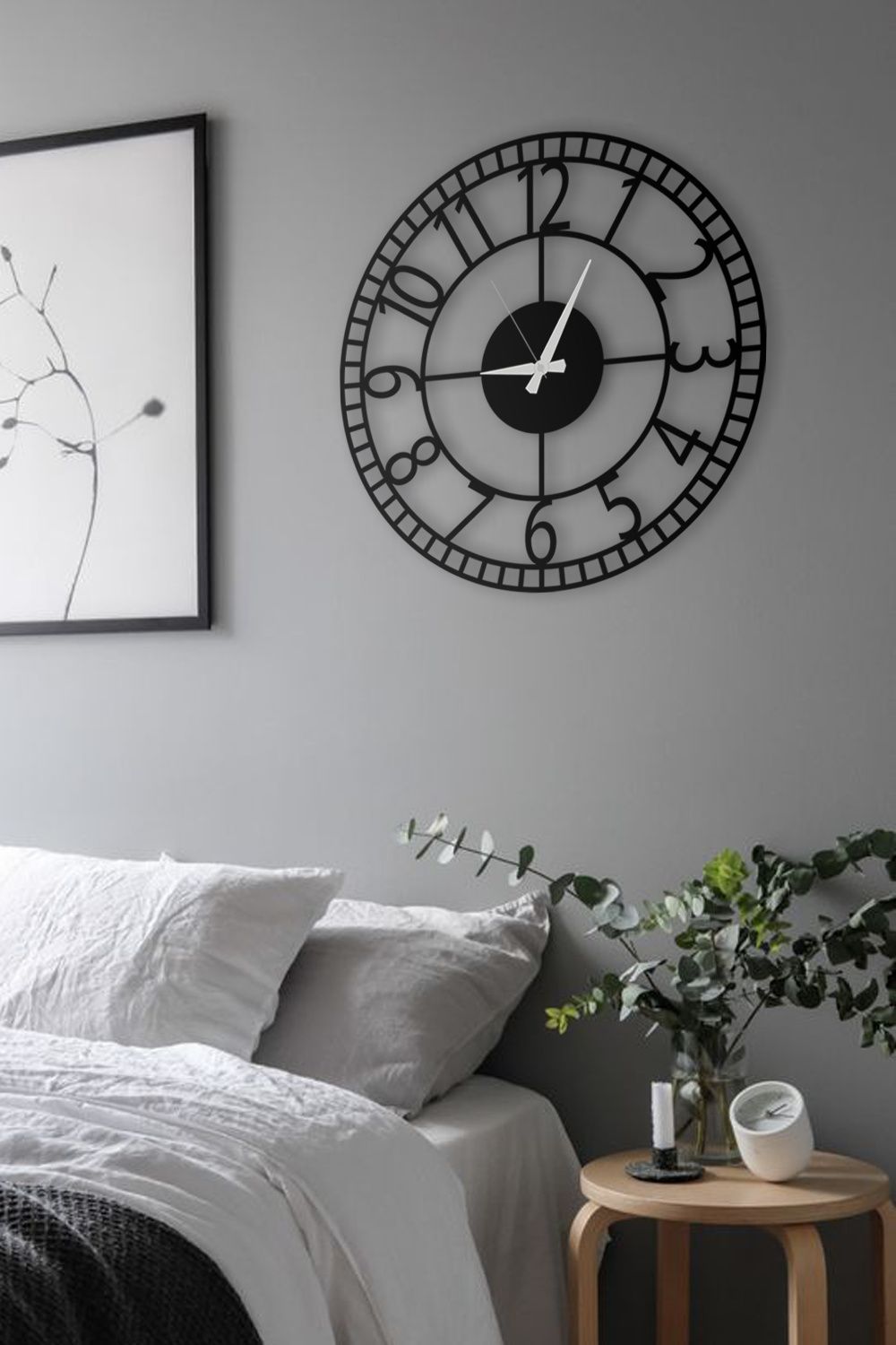 Trang trí phòng ngủ phổ biến với đồng hồ treo tường, đồng hồ để bàn